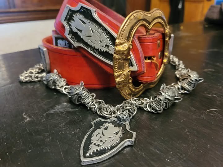 red squire belt of House Ironwolf with squire chain